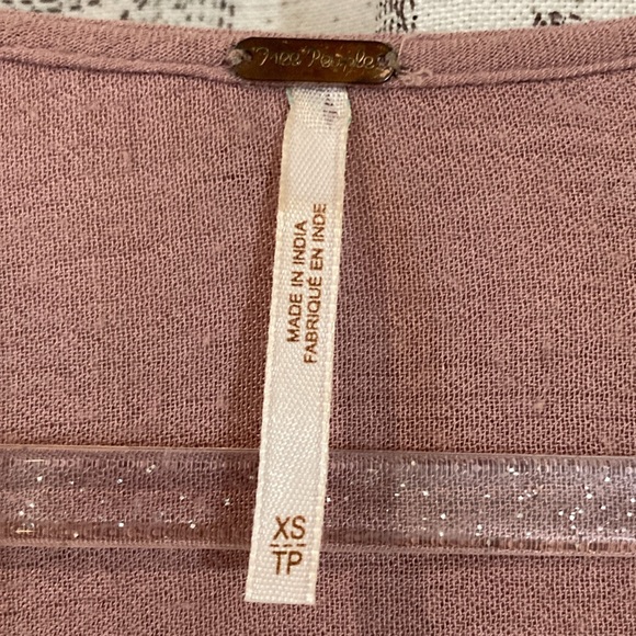 Free People Star Embroidered Button Down Blouse. Size: XS Colour: Dusty Pink - Picture 4 of 6